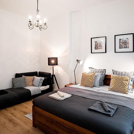 פראג Apartment Gesse Brezinova מראה חיצוני תמונה