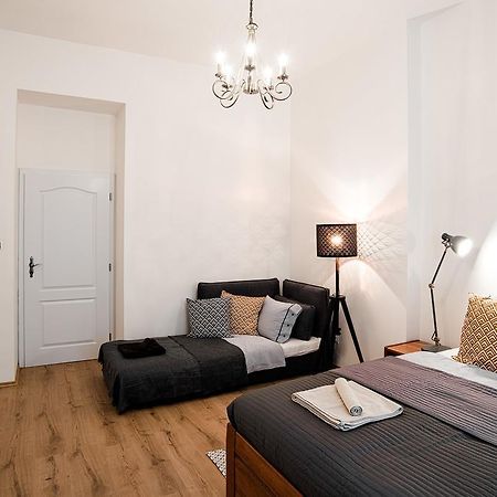 פראג Apartment Gesse Brezinova מראה חיצוני תמונה